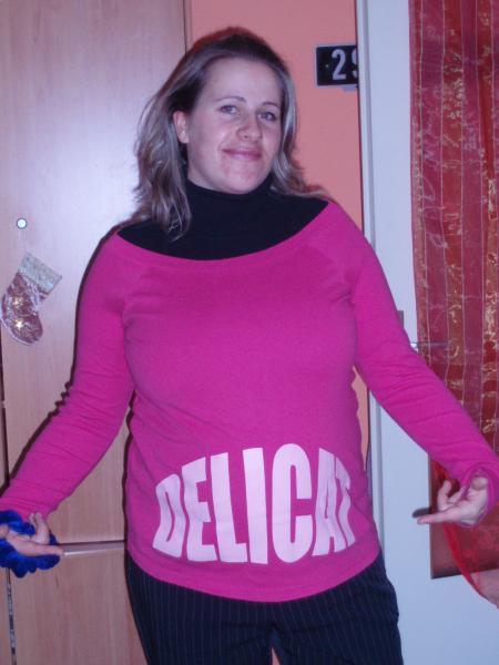 Elyz enceinte jusqu'au cou... DELICAT