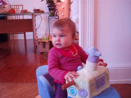 Lilly  1an et demi et déjà parti pour faire le tour du monde!